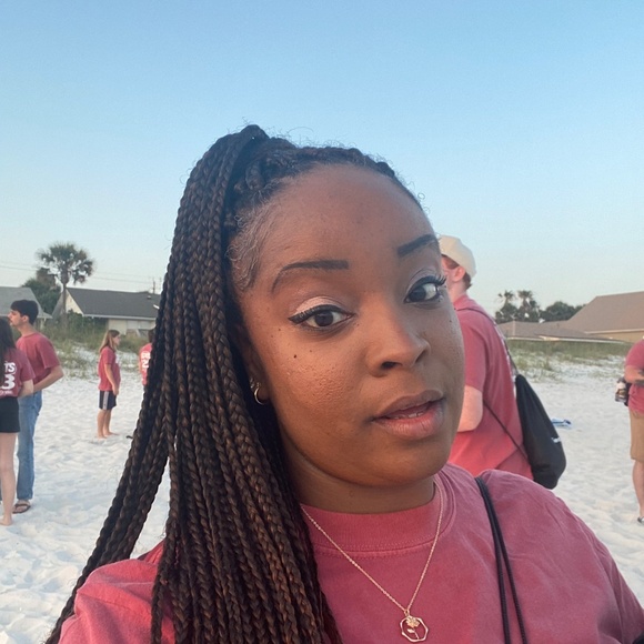 Meet your Posher, Jess - Picture 4 of 11